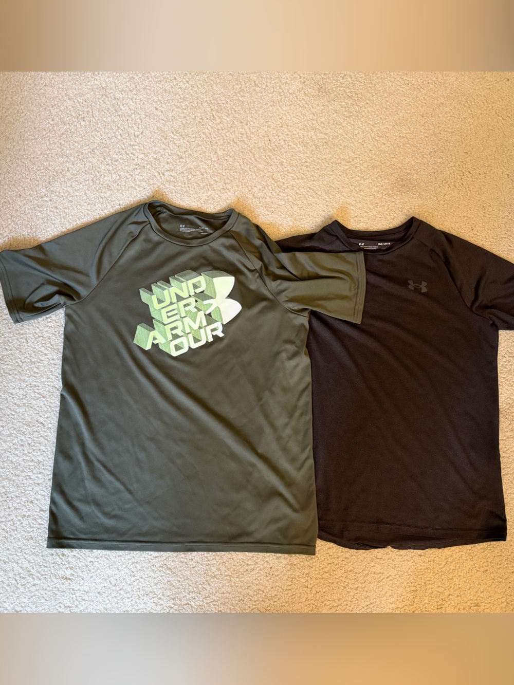 Lot of 2 Under Armour Boys HeatGear Shirts Youth Large YLG Performance Tees